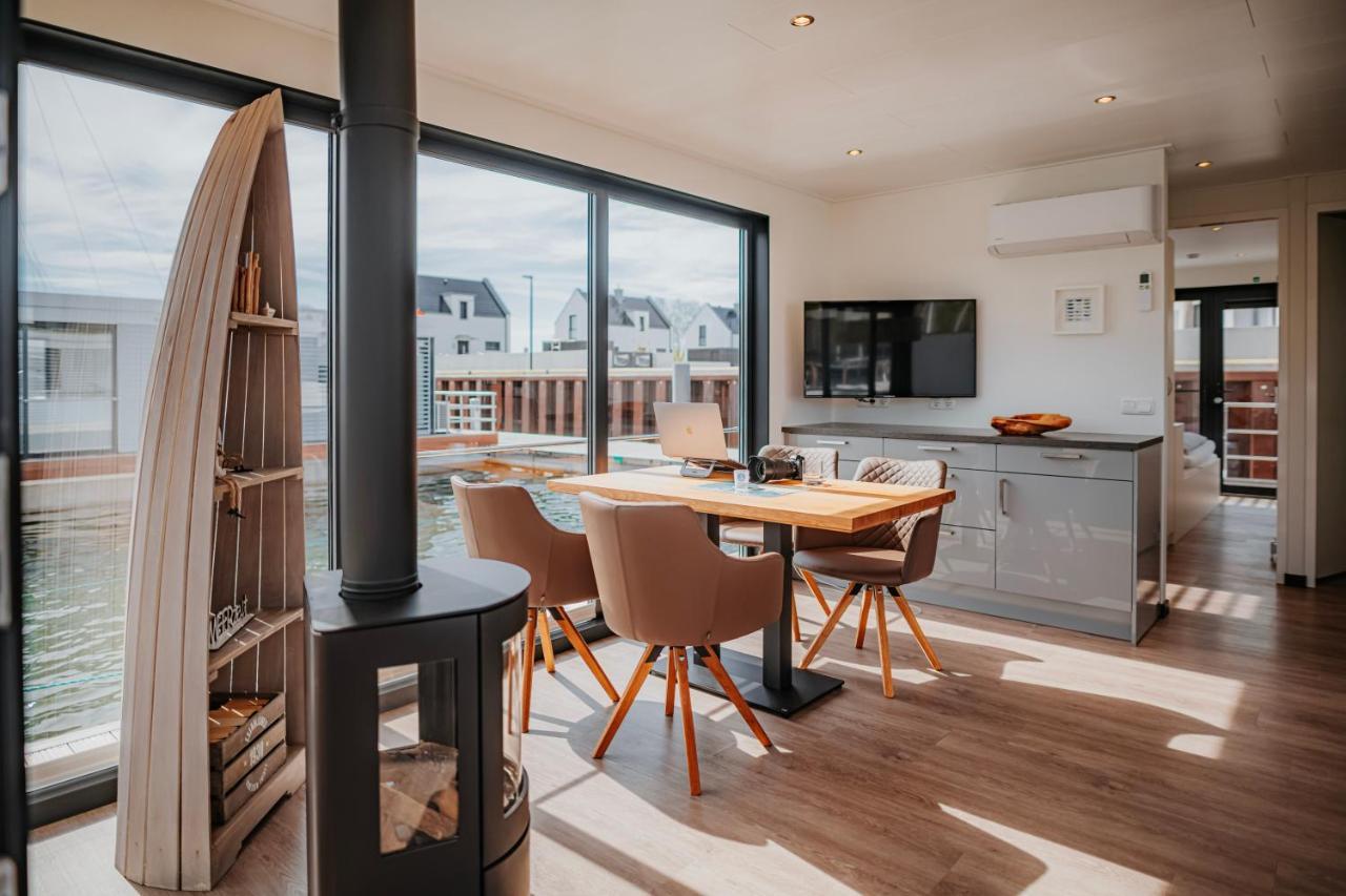 Schwimmendes Ferienhaus "Trinity" Ihr Seahome Auf Der Ostsee Peenemunde Extérieur photo