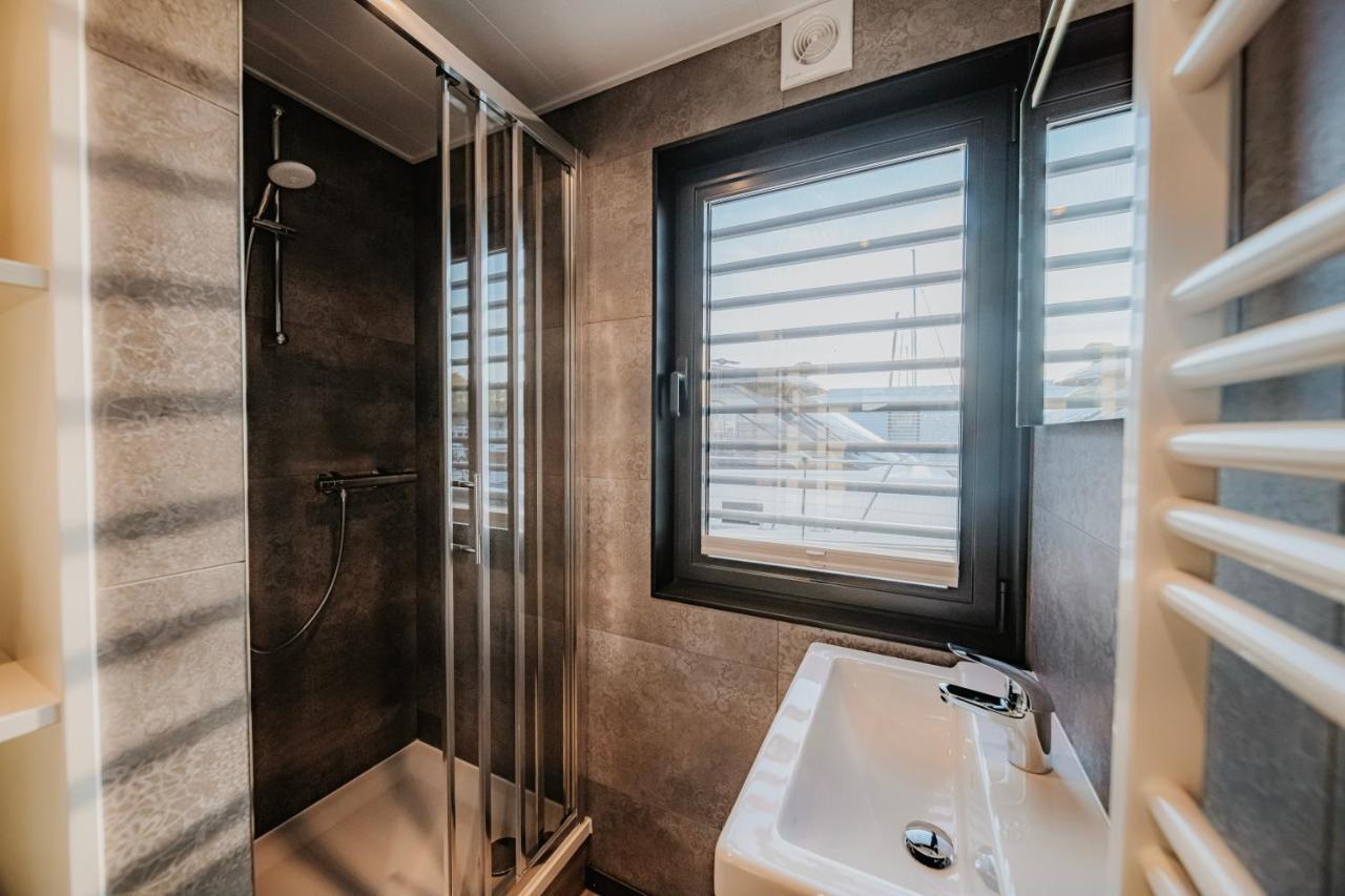 Schwimmendes Ferienhaus "Trinity" Ihr Seahome Auf Der Ostsee Peenemunde Extérieur photo